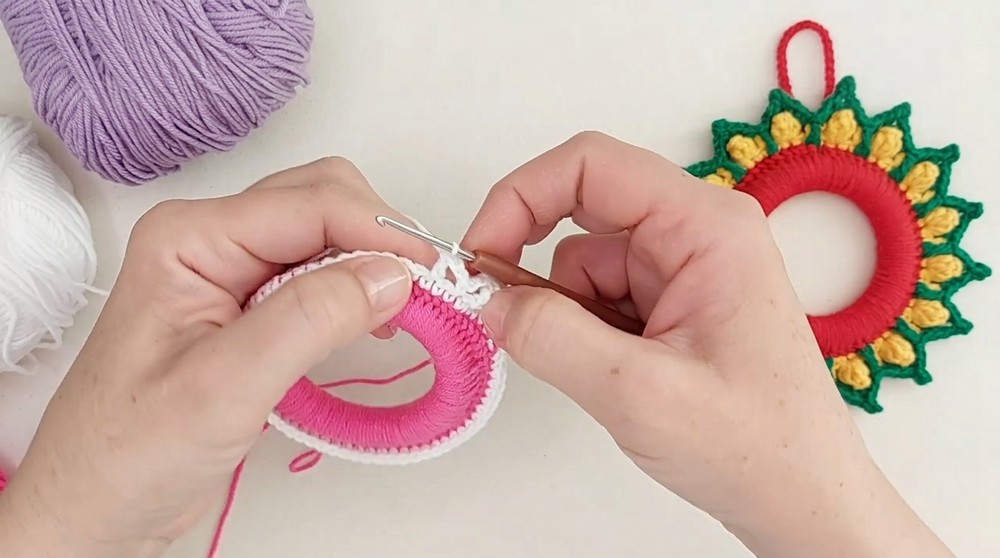 Crochet Christmas Wreath Pattern 3