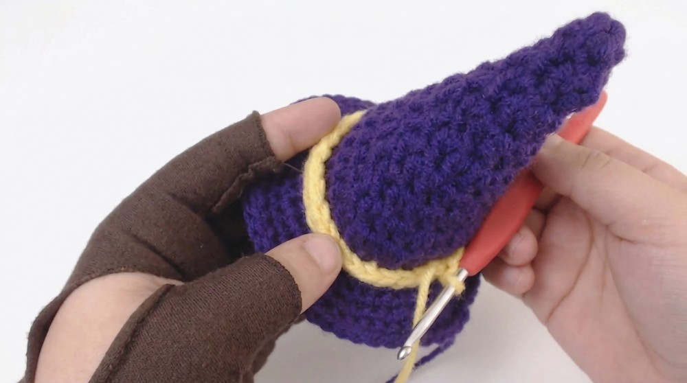Crochet Doll Witch Hat Pattern 4