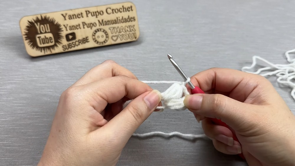 Crochet Flower Keychain Pattern 1