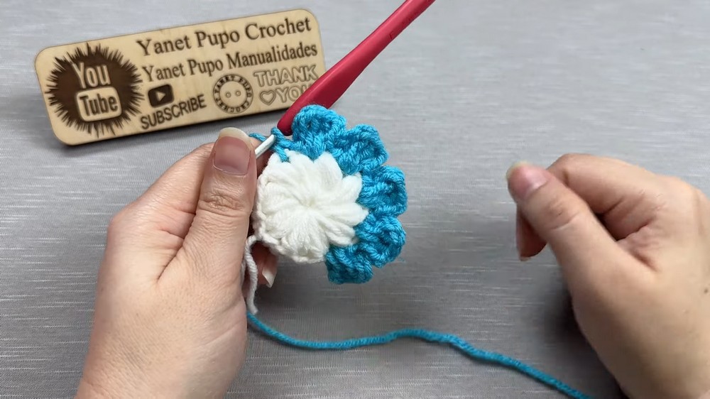 Crochet Flower Keychain Pattern 3