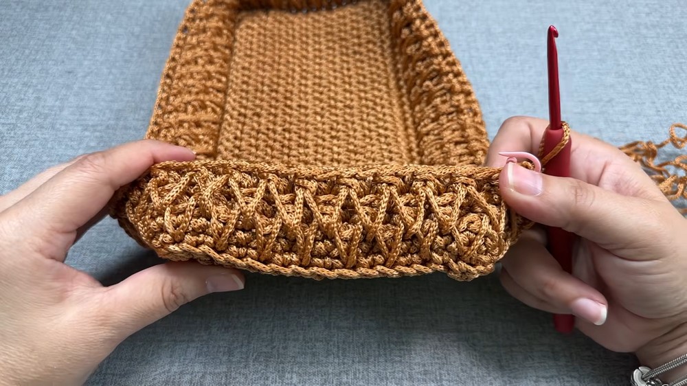 Crochet Handbag Pattern 4