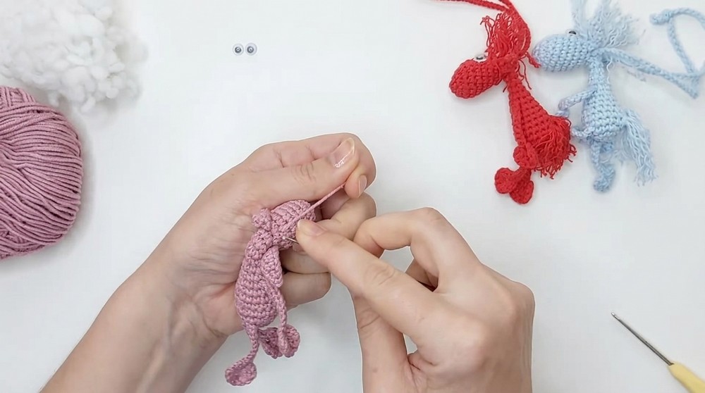 Crochet Horse Keychain Pattern 4