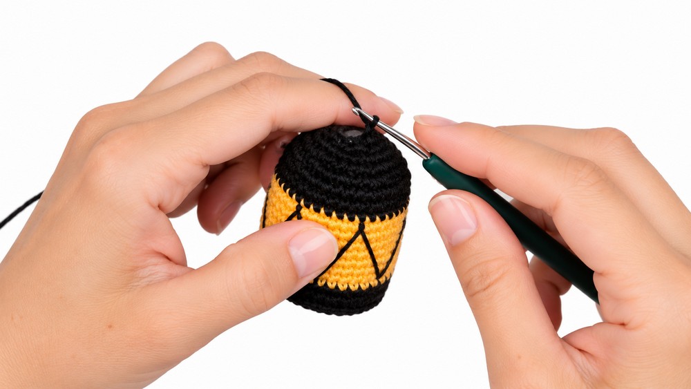 Crochet Lantern Or Flashlight Pattern 3