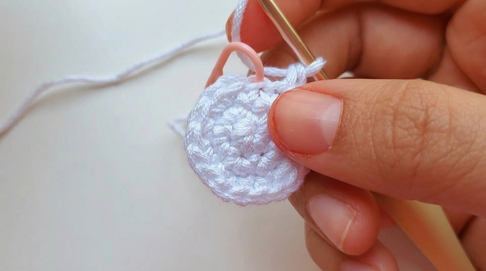 Crochet Mrs. Claus Pattern 1