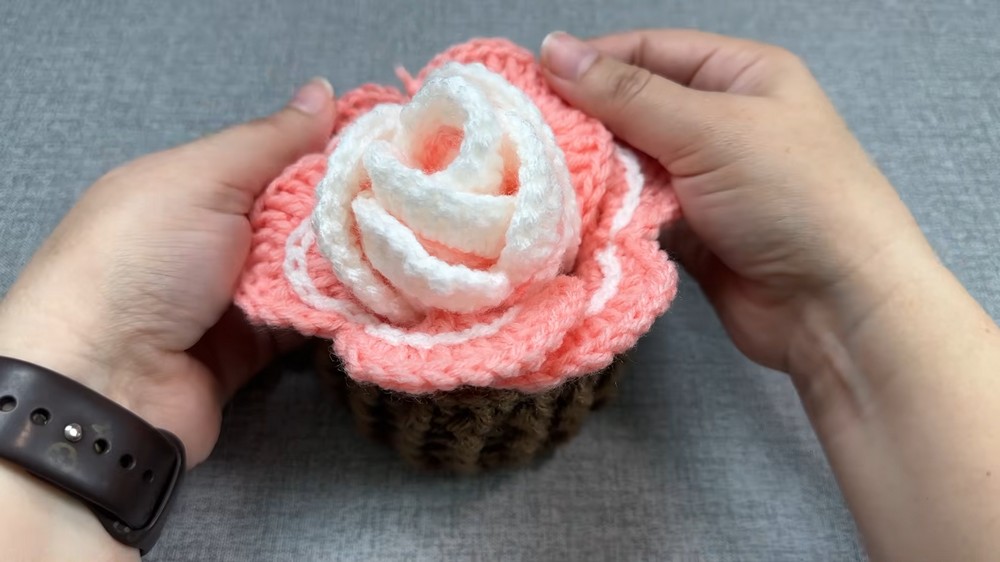 Crochet Rose Basket Pattern 4