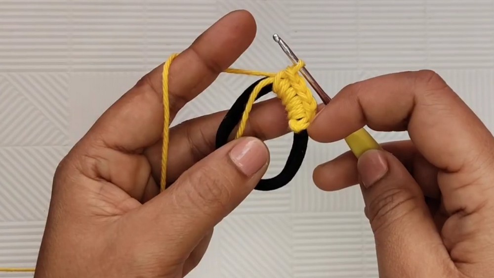 Crochet Scrunchie Pattern 1
