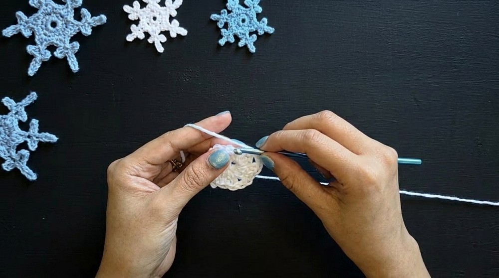 Crochet Snowflake Pattern 2