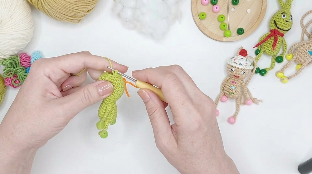 Crochet Grinch And Gingerbread Pattern 3