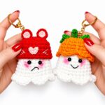 How to Crochet a Halloween Ghost Keychain for Beginners (2)