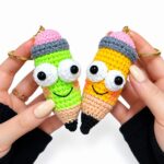 How to Crochet a Pencil Keychain (2)